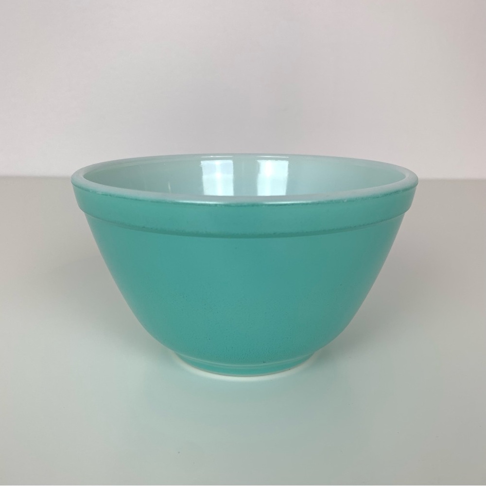 Pyrex Robin Egg Mixing Bowl 1 1/2 Pt 401 Turquoise Blue Vtg USA Kitchen